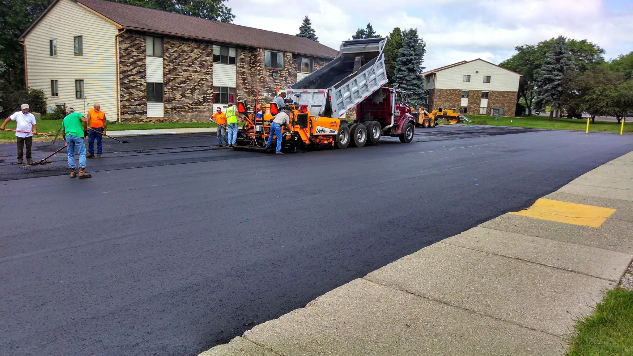 asphalt overlay resurfacing flushing, mi